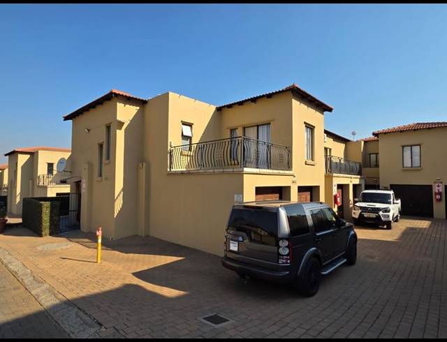 3 BEDROOM TOWNHOUSE FOR SALE IN MELODIE